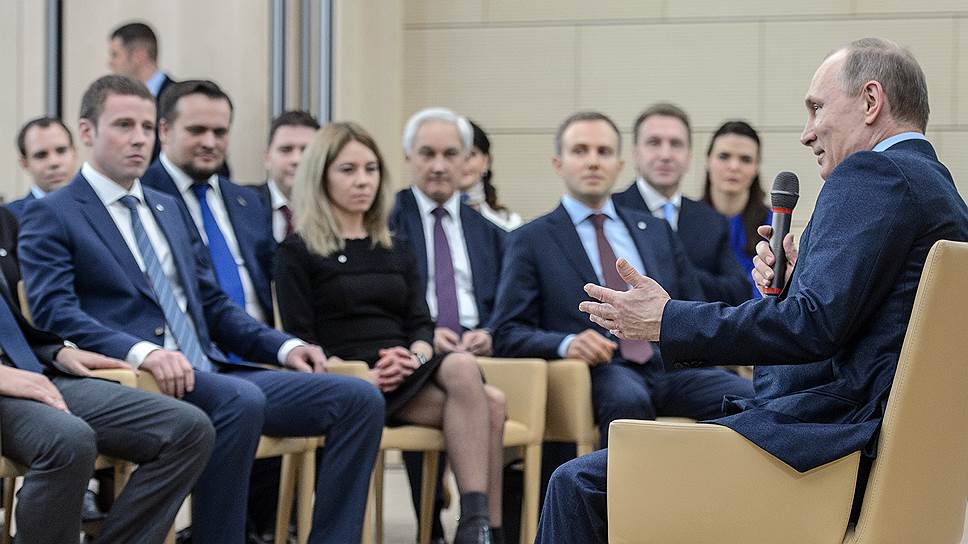 Президент России Владимир Путин во время встречи с активом НП «Клуб лидеров по продвижению инициатив бизнеса»