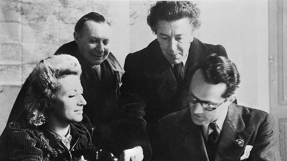 Жаклин Бретон, Жак Липшиц (второй слева), Андре Бретон (второй справа) и Вариан Фрай, 1940–1941 годы