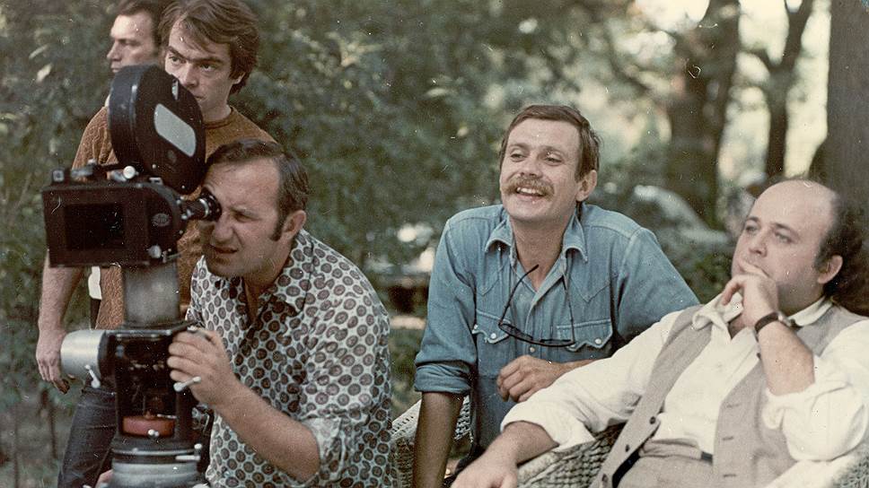 Павел Лебешев на съемках "Рабы любви" с Александром Адабашьяном, Никитой Михалковым и Александром Калягиным, 1975 год