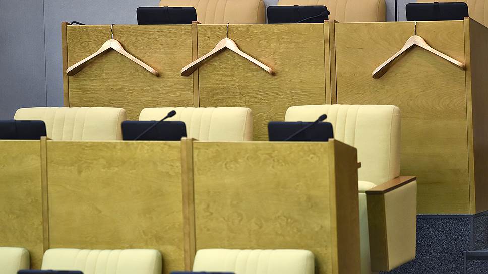 Из 2383 законопроектов, внесенных депутатами Госдумы VI созыва и сенаторами, законами стали 358 
